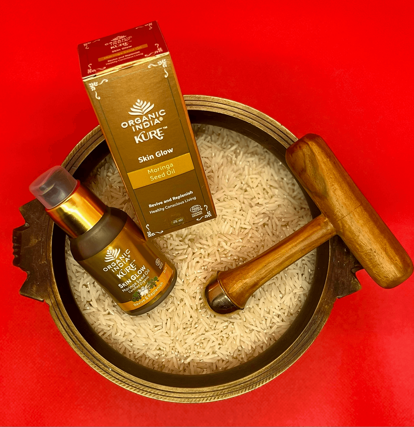 Kaash bowl viso e olio di moringa | Ayurvedic Point© - Scuola di Āyurveda, Milano