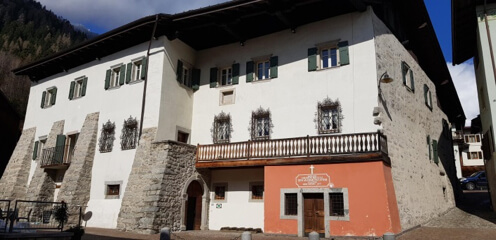 Residenza storica palazzo Lodron Bertelli Caderzone Terme (TN)