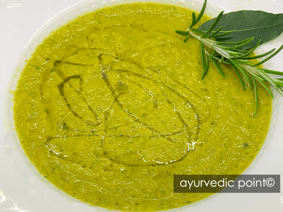 Vellutata Di Carote E Cavolo Rapa Allo Zenzero e Rosmarino - Ricetta Ayurvedica | Ayurvedic Point© - Scuola di Āyurveda, Milano