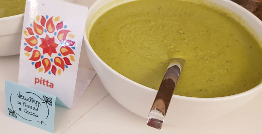 Vellutata di piselli cocco ricetta ayurvedica vegetariana