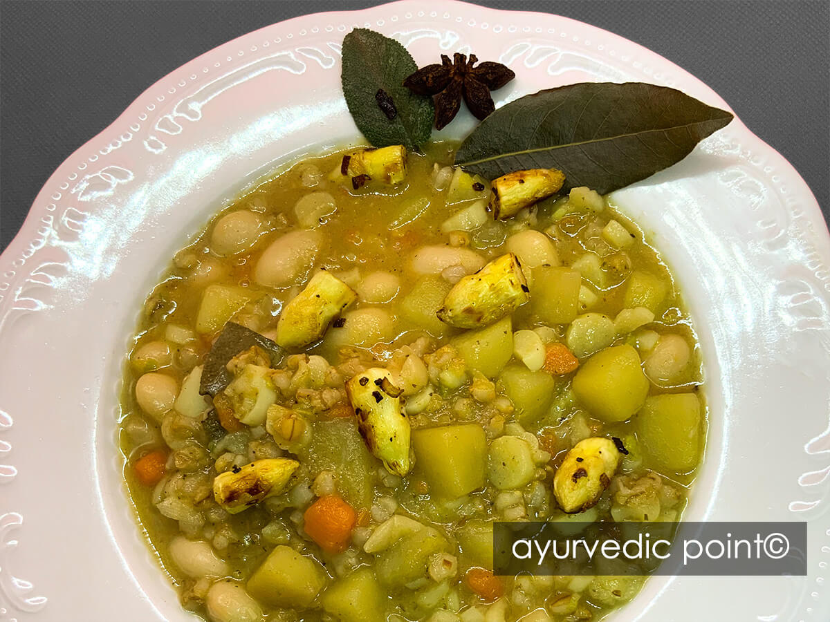 Zuppa d’orzo, fagioli cannellini e asparagi alle spezie dolci | Ayurvedic Point©, Milano