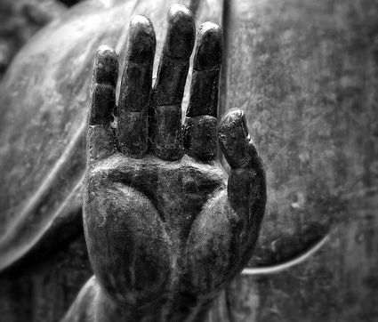 Abhaya Mudrā | Glossario Ayurvedico - Ayurvedic Point©, Milano