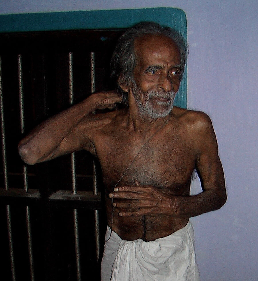 ll Visha Vaidya (medico dei veleni) Dr. Nambooodiri | Ayurvedic Point©, Milano